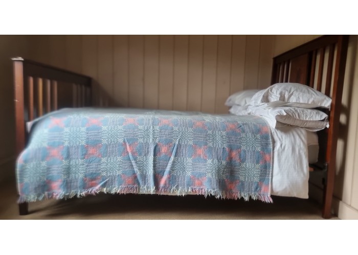 Collectable Welsh tapestry from Guernos . Pastel Blue and Tea Rose Pink TBV76